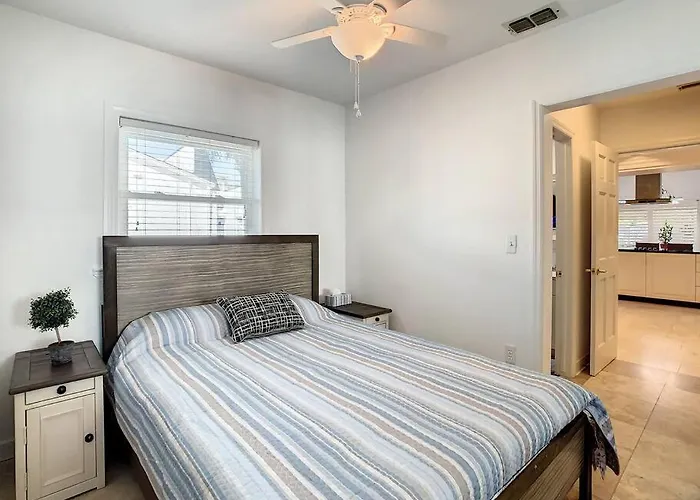 Steps From The Beach, Best Location, 2 Bdrm 2 Bth