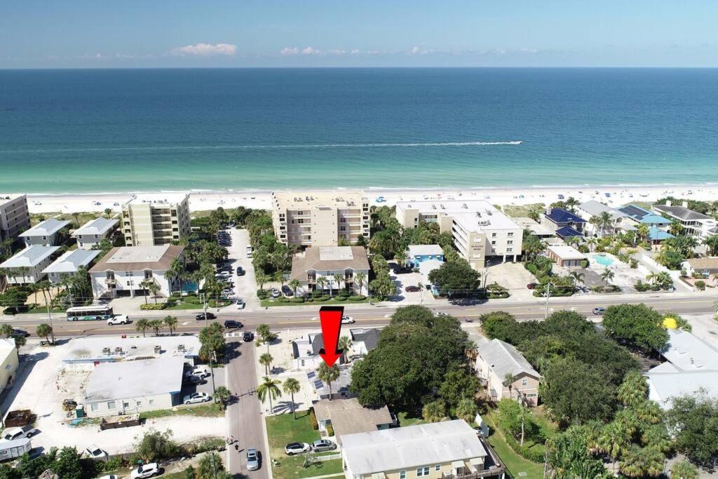 Steps From The Beach, Location, 2 Bdrm 2 Bth Clearwater Beach