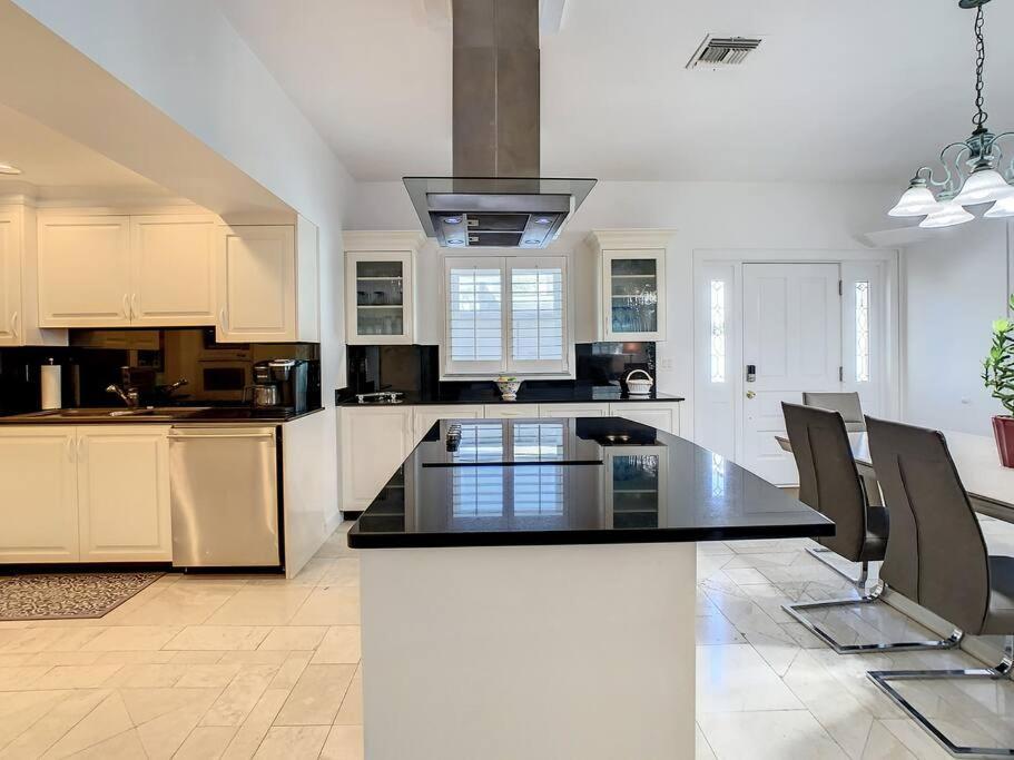 Steps From The Beach, Location, 2 Bdrm 2 Bth