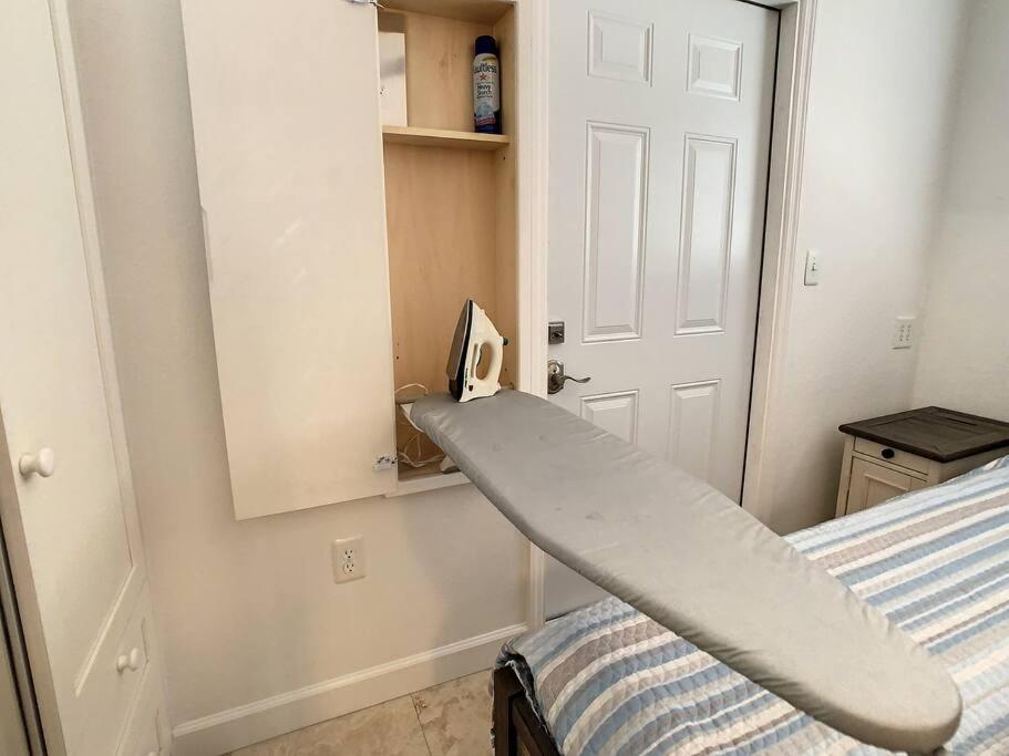 Steps From The Beach, Location, 2 Bdrm 2 Bth Holiday home Clearwater Beach