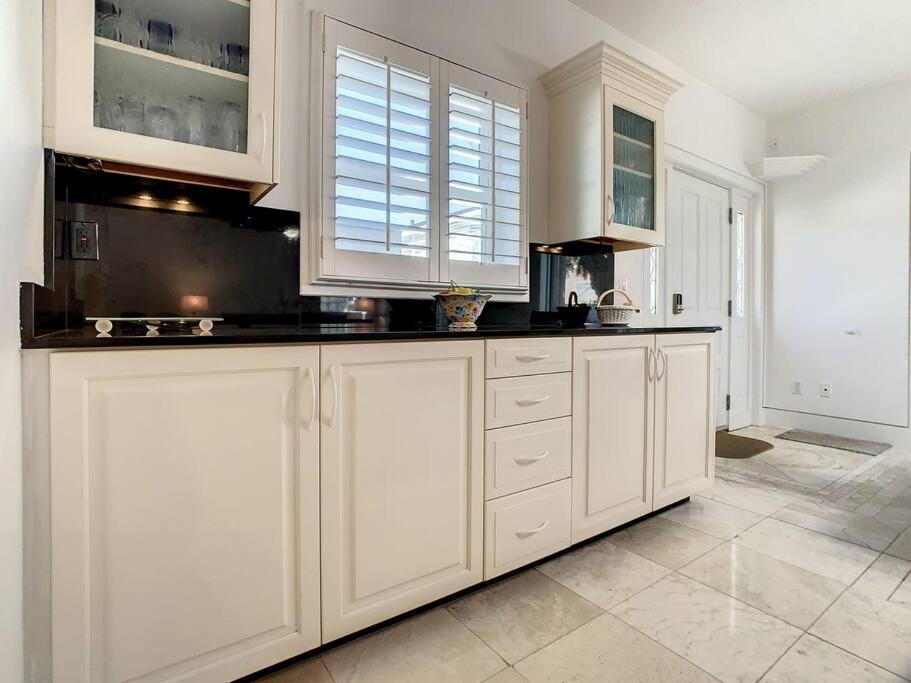 Steps From The Beach, Location, 2 Bdrm 2 Bth