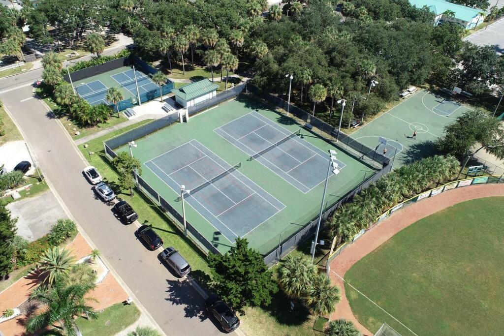 Steps From The Beach, Location, 2 Bdrm 2 Bth Clearwater Beach