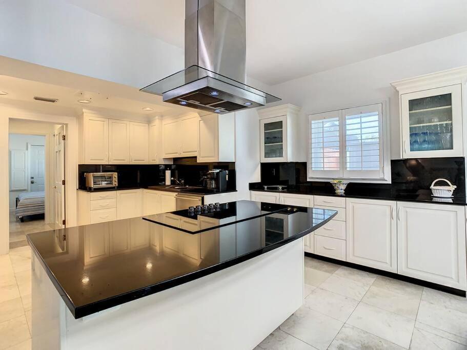 Steps From The Beach, Location, 2 Bdrm 2 Bth